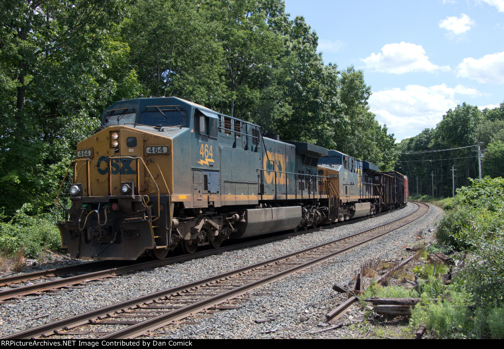 CSXT 464 Leads M426 at Swamscott St. 